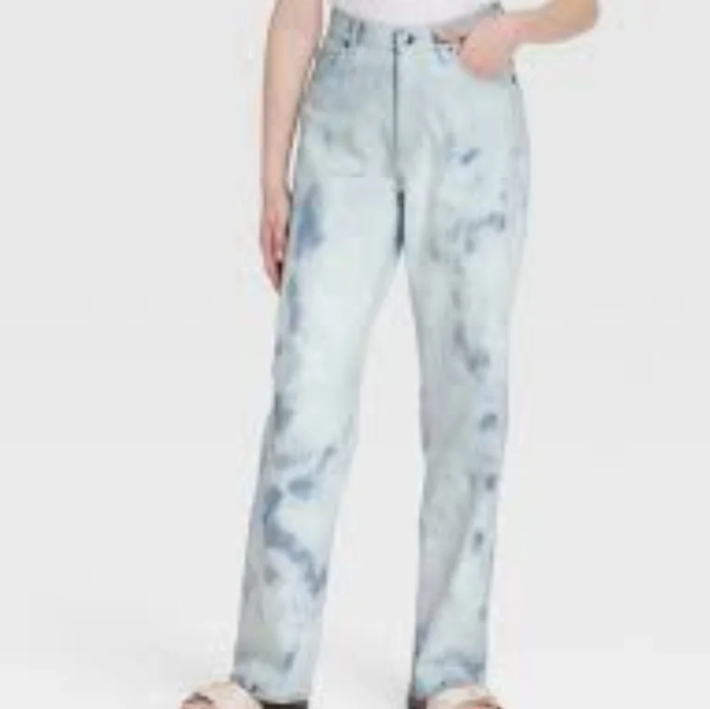 Women's Baggy Cloud Mid-Rise  90s Baggy Jeans - Universal Thread - Size 2